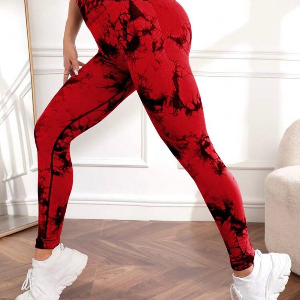 Stylish Red and Black Tie-Dye Women's Leggings